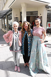 Barbara Weigand (Mi.)hatte zu einem Meet & Greet Event zu Iosoy eingeladen (&copy;Foto: Martin Schmitz)